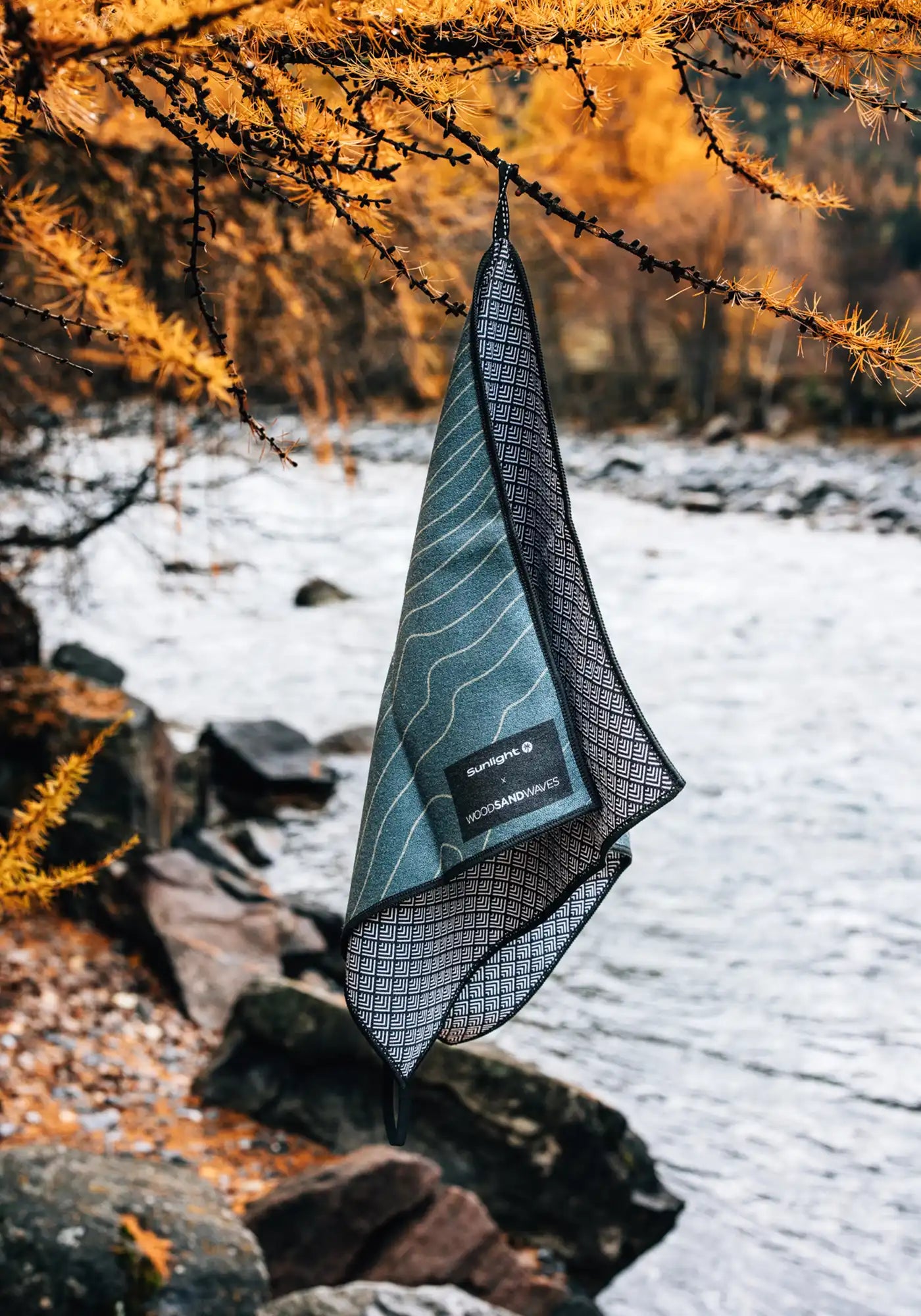 Woods & Waves / Outdoor-Handtuch / Olive